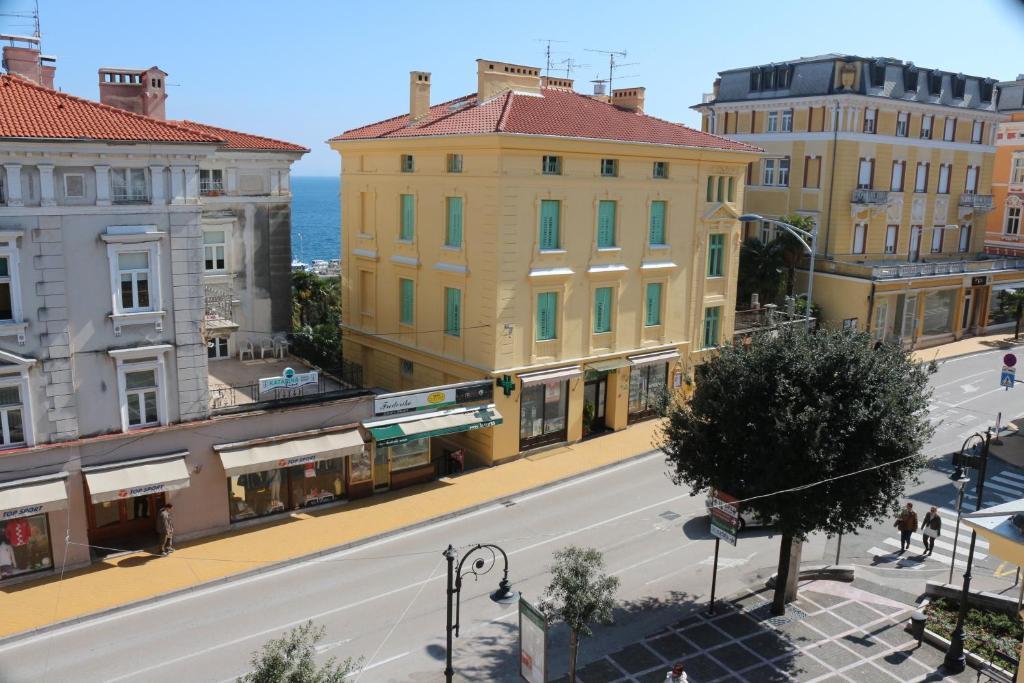 Green Market Apartment Opatija Luaran gambar